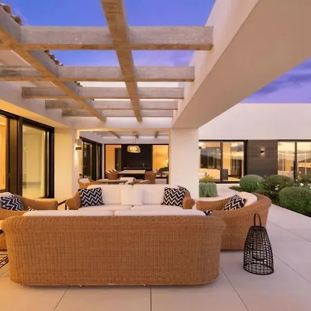 Elegance Exquisite With Private Pool Villa *