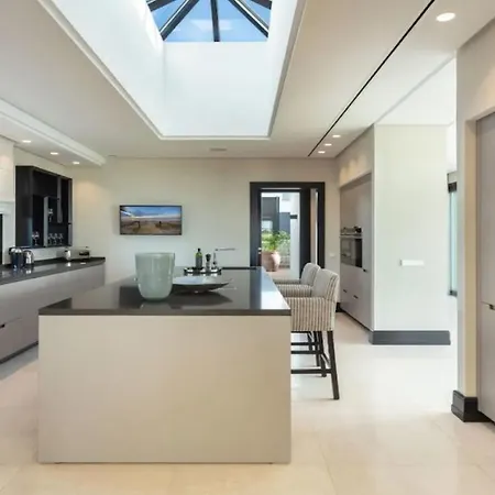 Villa Elegance Exquisite With Private Pool *